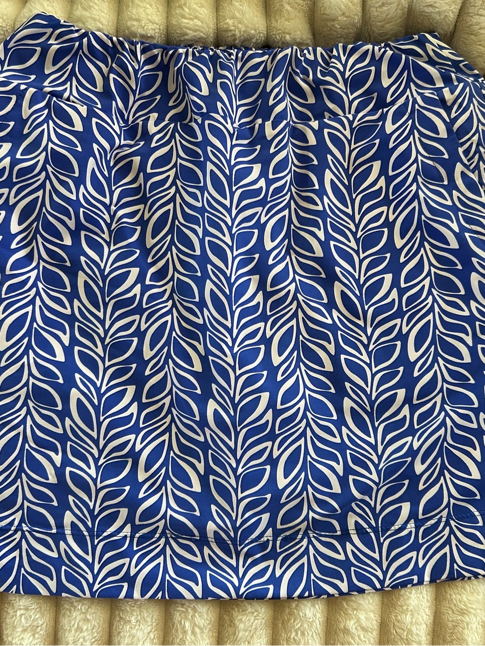Katherine Way Blue and White Leaf-Print skort